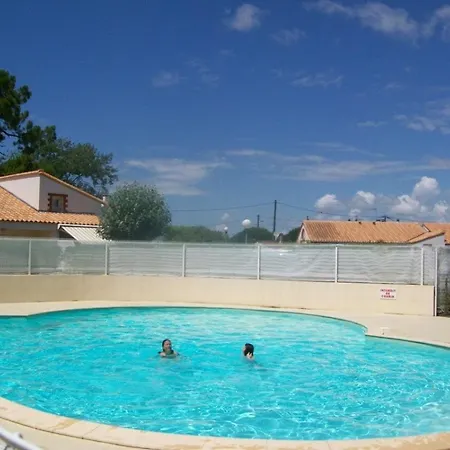 Maisonnette 450m De La Avec Piscine Et Parking A - Fr-1-194-184 Holiday home